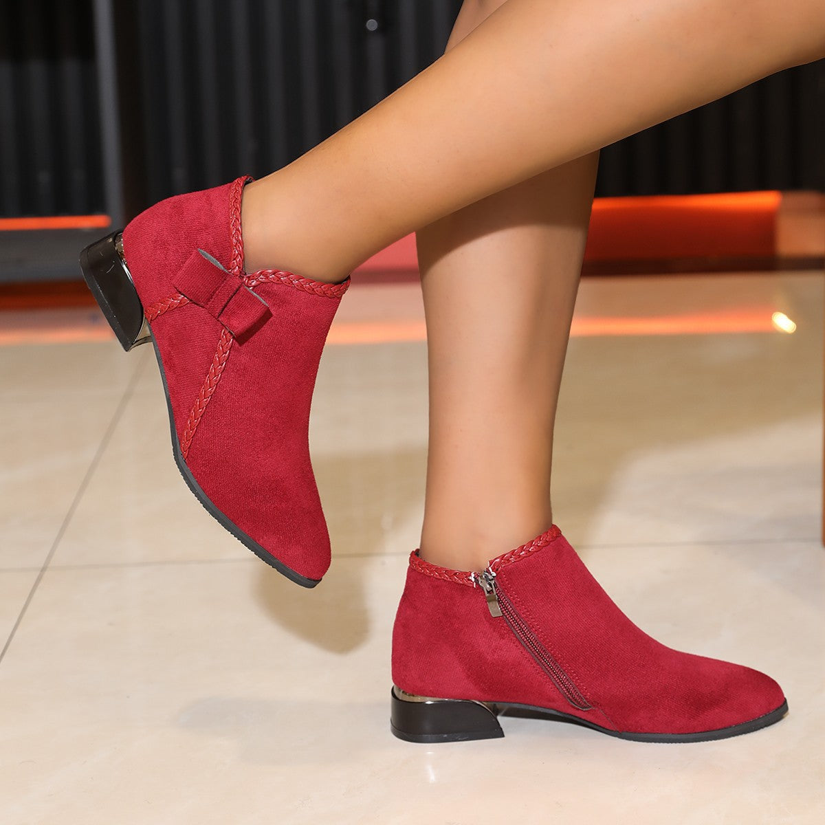 Bottes pour femmes à bout pointu et fermeture éclair latérale avec nœud papillon